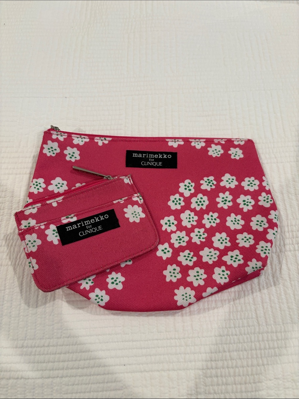 Like new - Marimekko for Clinique makeup bag set